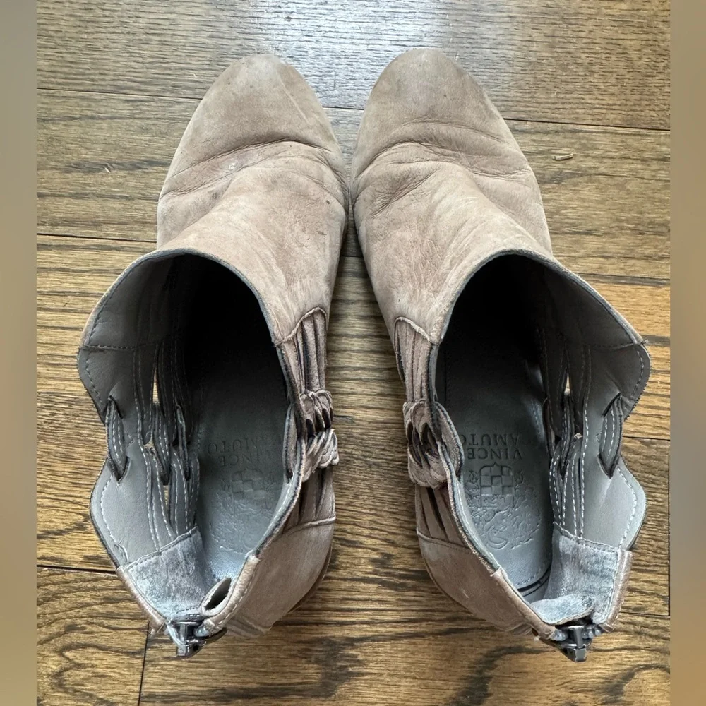 Vince Camuto Prestetta Leather Ankle Booties – Women’s 9W Wide